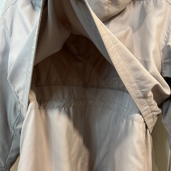 Talbots Fully Lined Jacket w Fur lined hood light tan - Picture 6 of 9